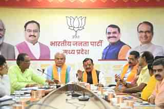 A meeting headed by Narendra Singh Tomar and VD Sharma for Madhya Pradesh election discussion