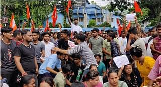 VHP activists staging a roadblock in Siliguri on Thursday.