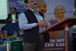 DMRC MD interacting with cancer survivors.