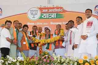 BJP president JP Nadda (centre) flanked by MP BJP leaders.