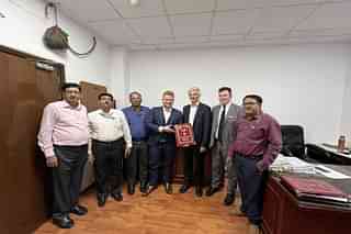 Signing of MCMA with TMH at Rail Bhawan.