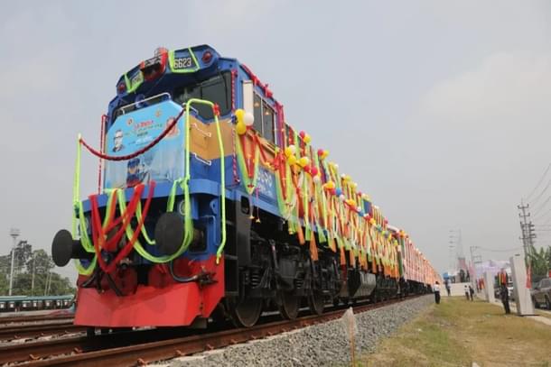 A train waits for departure from Mawa Railway Station as part of the Dhaka-Bhanga rail service on the Padma Bridge on Tuesday, October 10, 2023. (Photo: Mehedi Hasan/Dhaka Tribune)