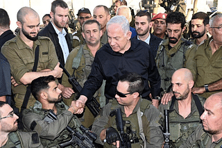 Israeli PM Netanyahu with IDF personnel