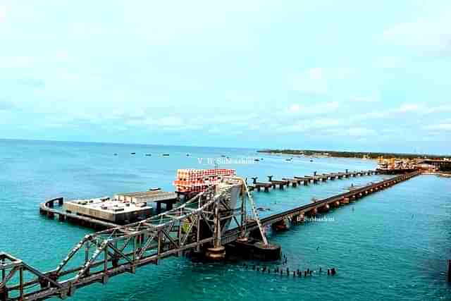 India's first vertical-lift railway sea bridge 