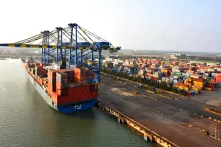 The 12 major ports collectively handled 6.064 million TEUs during the first half, an increase from 5.69 million TEUs the previous year.