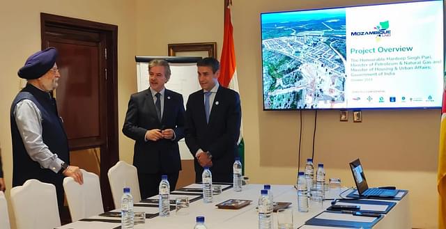 Hardeep Puri with Maxime Rabilloud, the director of TotalEnergies in Mozambique
