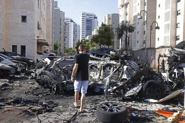 Damage in the Israeli city of Ashkelon due to Hamas rocket strikes. (Pic via @Nrg8000/ Getty Images)