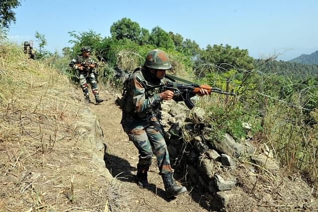 Indian army soldiers take position near the Line of Control. (Representative Image) (Nitin Kanotra/Hindustan Times via GettyImages)