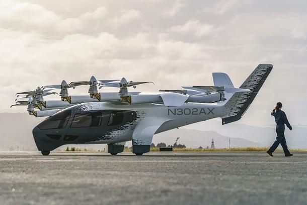 The Archer Aviation electric air taxi "Midnight," which InterGlobe Enterprises has contracted to bring to India