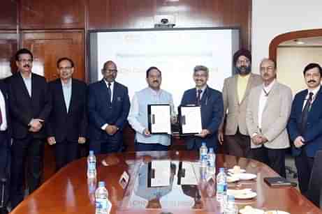 MoU signing between RailTel and REC.