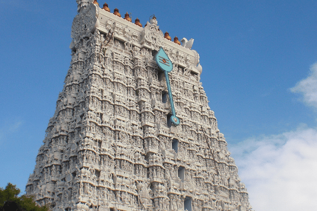 Rajagopuram of the Tiruchendur Temple (Vickyavw/Wikimedia Commons)