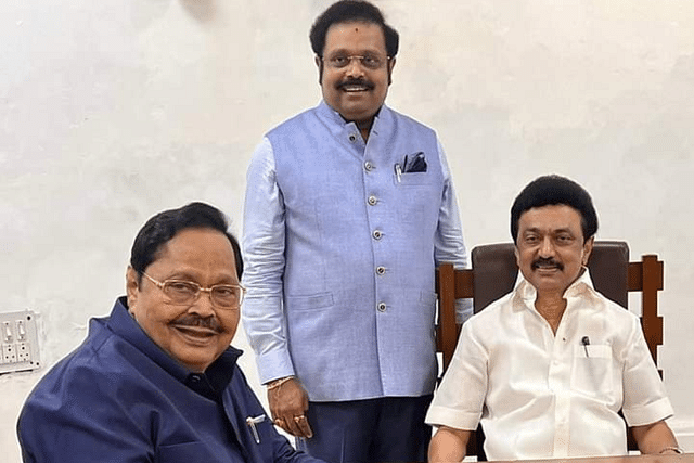 Duraimurugan(L), Kathir Anand (C), Chief Minister MK Stalin (R) (Twitter)