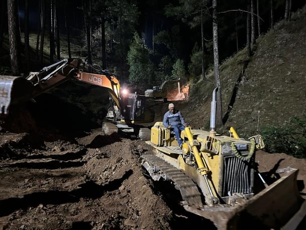 BRO constructing ad-hoc routes for enabling equipment transfer.