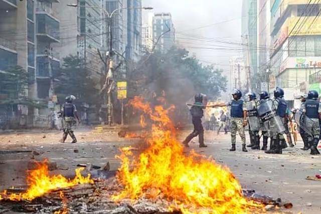 Arson on Dhaka's streets by BNP cadres