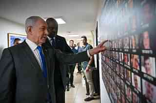 Benjamin Netanyahu shows Lloyd Austin photos of Hamas's abductees