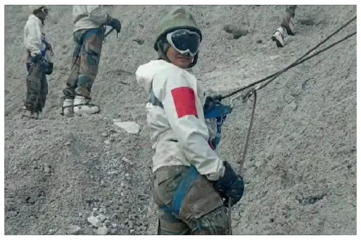 Captain Fatima Wasim training at Siachen Battle School before deployment to a 15,200 ft high operational post at worlds highest battlefield — Siachen Glacier.