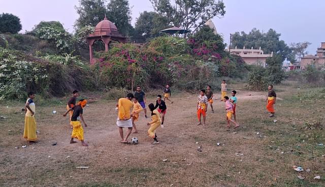 Their evenings at the Buddha Park. 