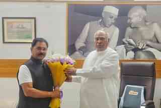 Dhiraj Sahu with Congress president Mallikarjun Kharge