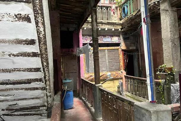The building on Rabindra Sarani where Lalit Jha used to stay in one room