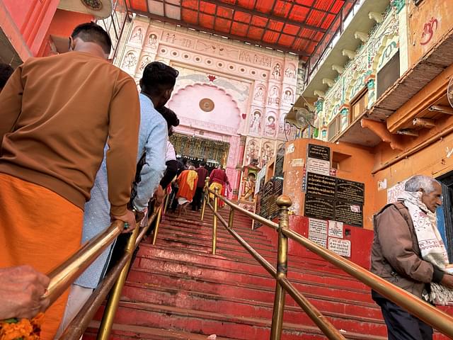 Steps leading to Hanuman Garhi temple