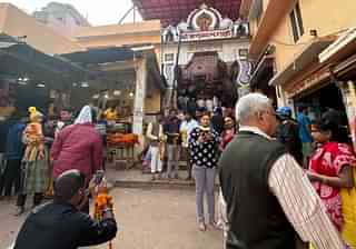 The entrance of Hanuman Garhi temple