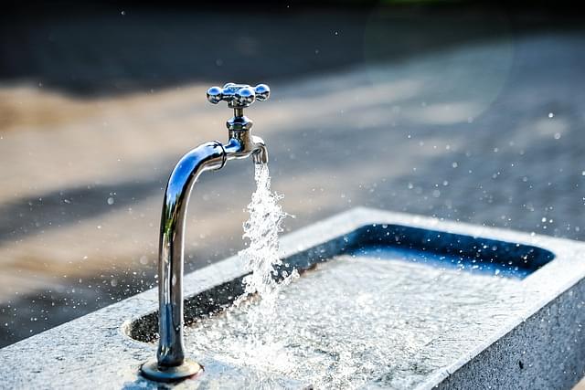 Mission to supply water to all urban households (Image by Jonas KIM from Pixabay)