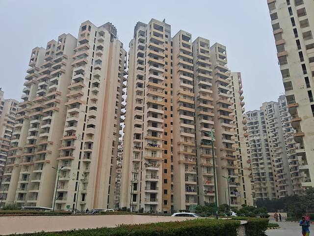 Many such high rise apartments lies stuck, while many homeowners are living in incomplete buildings. (Source: Swarajya)