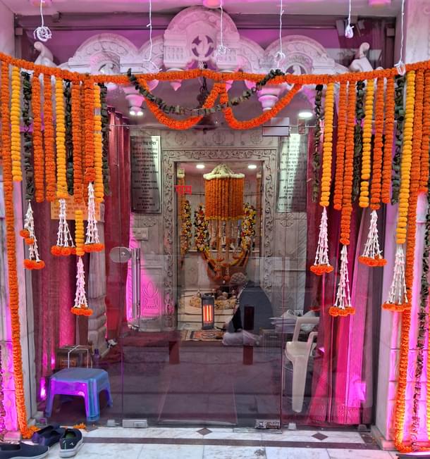 Temples getting ready on the eve of the consecration.