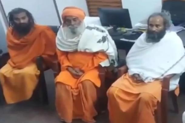 The sadhus who were assaulted in Purulia last week.