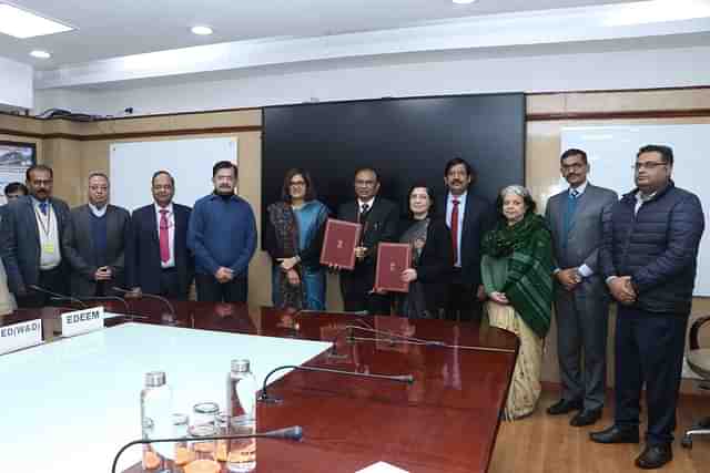 Signing of MoU between Indian Railways and CII on Thursday 