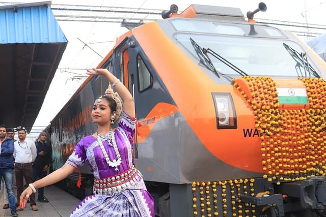 Amrit Bharat train being greeted at Cuttack railway station (Pic from @RailMinIndia)