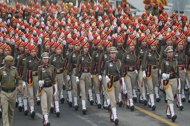 In A First, Delhi Police's All-Women Contingent To March Down Kartavya ...