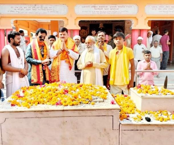 Community members at the Dashrath Samadhi Sthal
