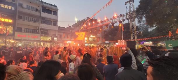 Another marketplace on the eve of consecration.