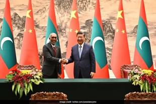 Chinese President Xi Jinping and Maldivian counterpart Mohamed Muizzu
