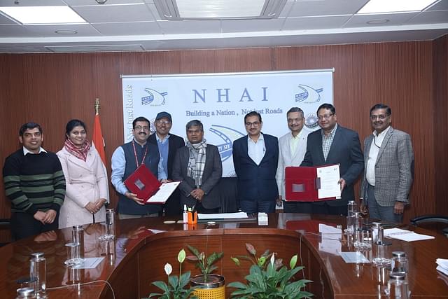 Officials from NHAI and GSI at the signing of the agreement.