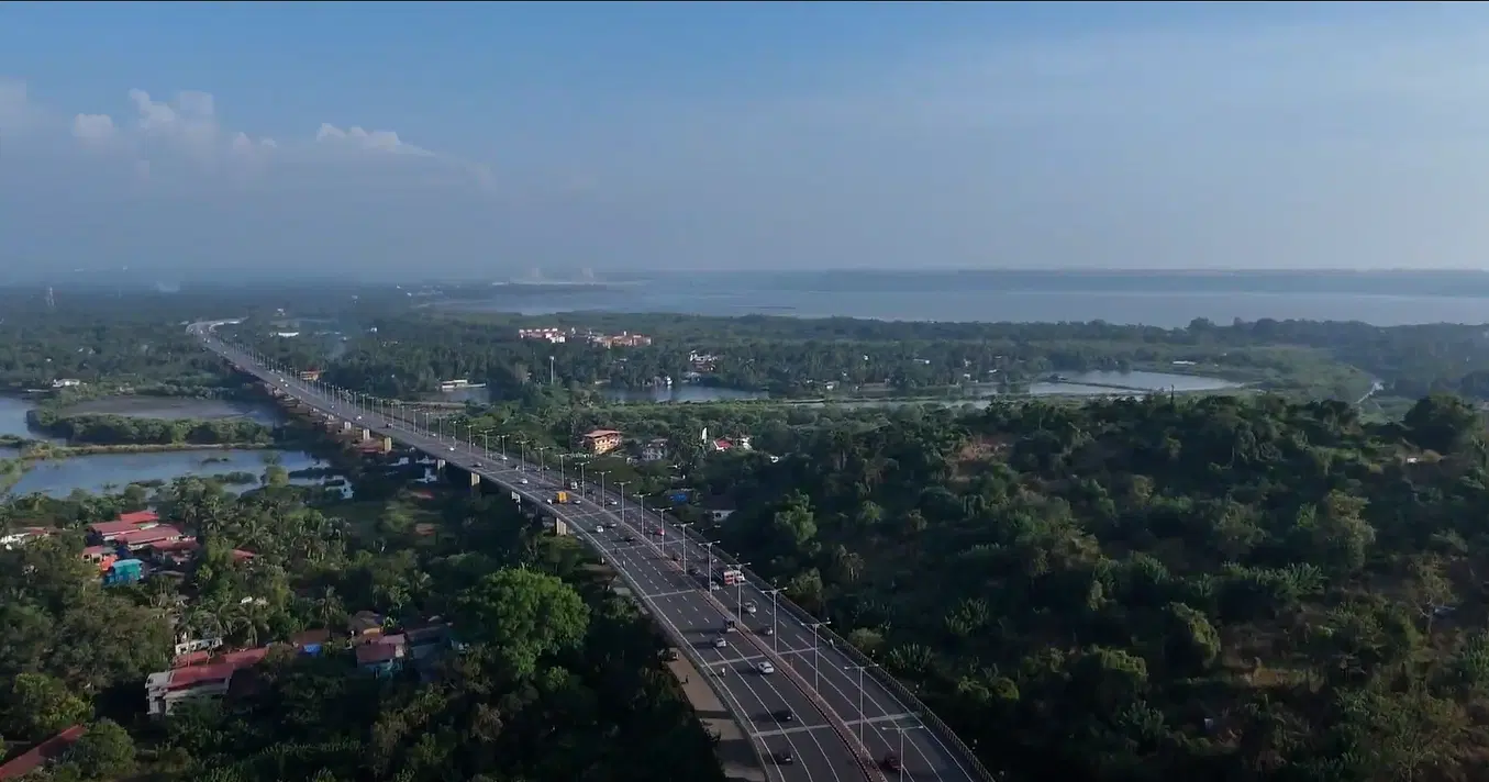 Snapshot of the elevated road section.