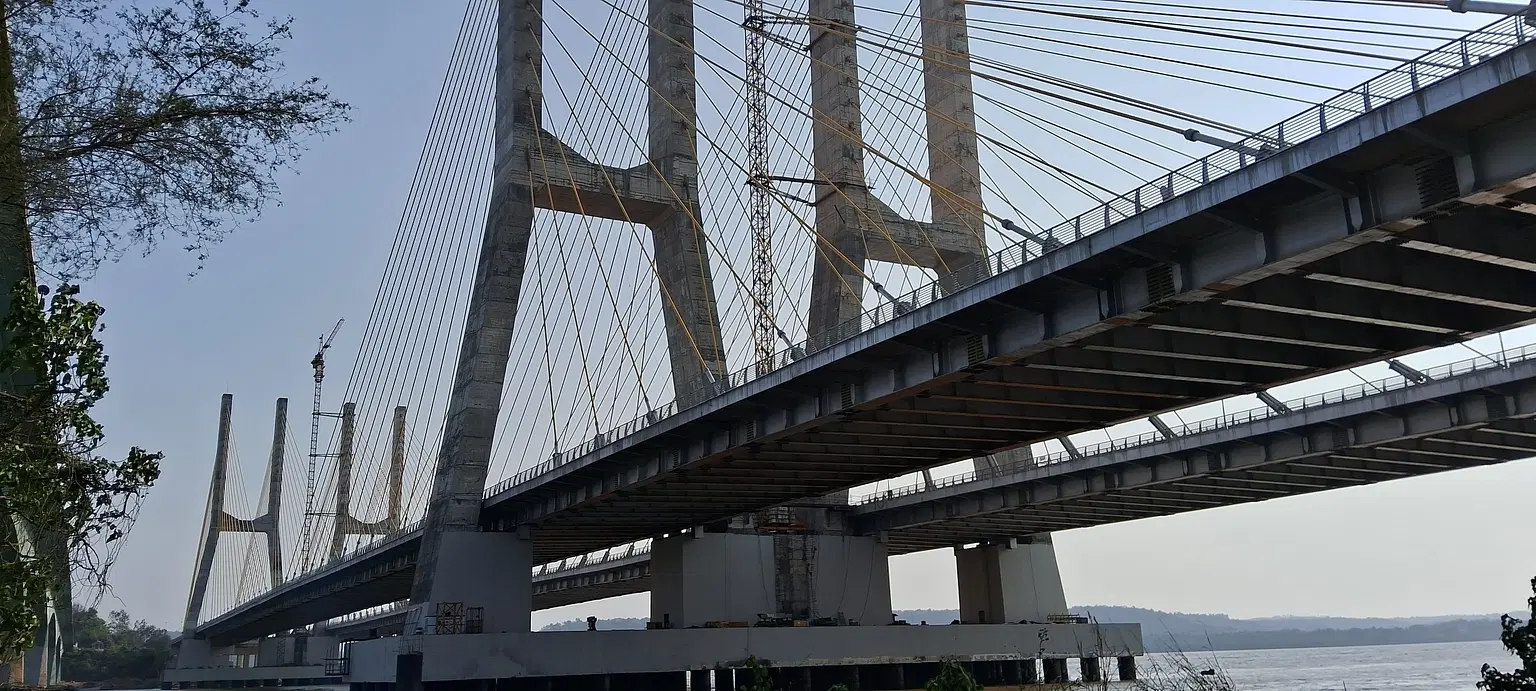 The pile cap base and the pylons have been constructed to withstand the weight of the twin towers.