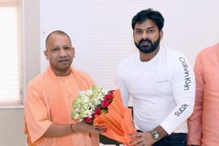 Pawan Singh with UP CM Yogi Adityanath