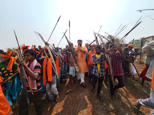 Judev being welcomed by the Pahadi Kowas in Surguja, Chhattisgarh.
