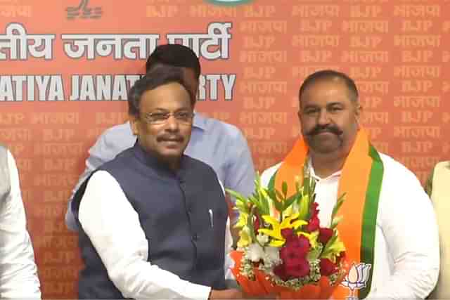 Vinod Tawde welcoming Sushil Kumar Rinku into BJP