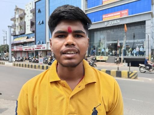 Devkaran Baghmare, a fruit seller in Chhindwara.
