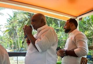 Radhakrishnan addressing people at one of the stops (S Rajesh/Swarajya)