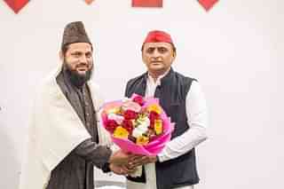 Rampur candidate Maulana Mohibullah Nadvi with Samajwadi party president Akhilesh Yadav