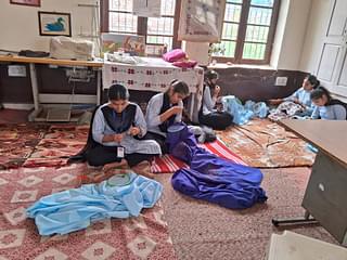 Trainees practicing traditional phulkari embroidery. (AnkitSaxena/Swarajya)