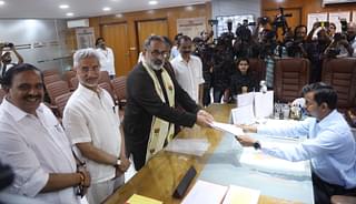 Rajeev Chandrasekhar submitting his nomination papers (Special Arrangement)