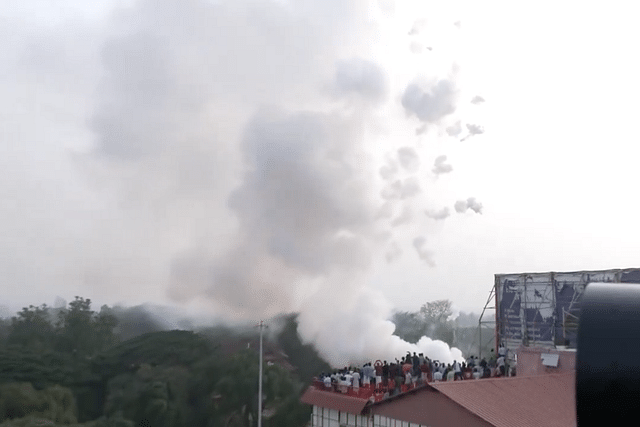 Thrissur Pooram's iconic fireworks display (Pic Via Twitter)