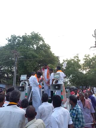 Nainar Nagendran garlanded by supporters (Rajesh/Swarajya)