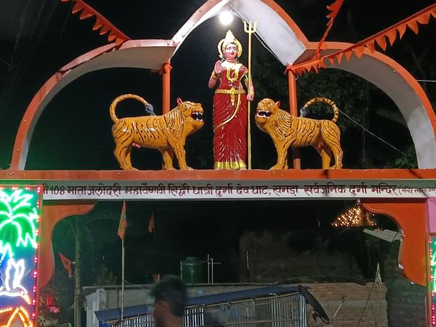 A temple near highway connecting Kishanganj to West Bengal. (Image credit: Abhishek Kumar)