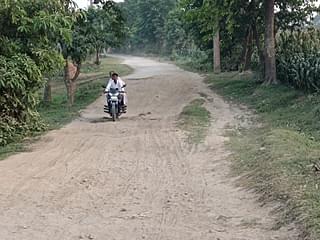 A village road near Bengal border. (Image credit: Abhishek Kumar)
